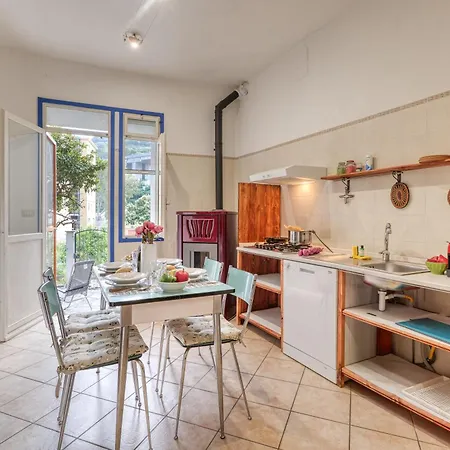 公寓 Casa Oneglia Vicino Stazione - Happy 因佩里亚