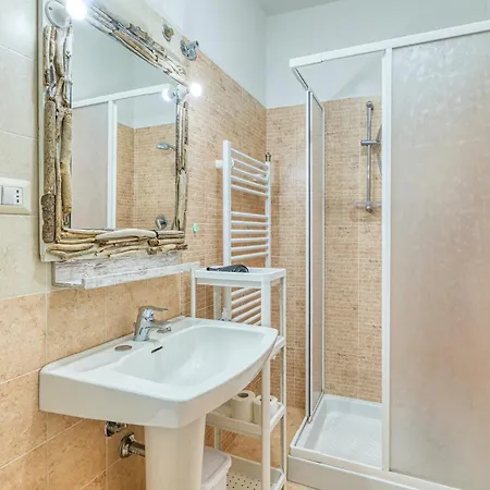 Apartamento Casa Oneglia Vicino Stazione - Happy *